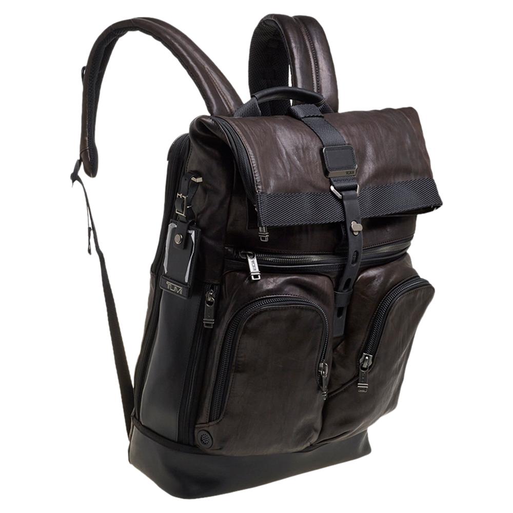 TUMI Sac à dos à roulettes Alpha Bravo London en cuir noir et bronze métallique Neuf à Dubai, Al Qouz 2