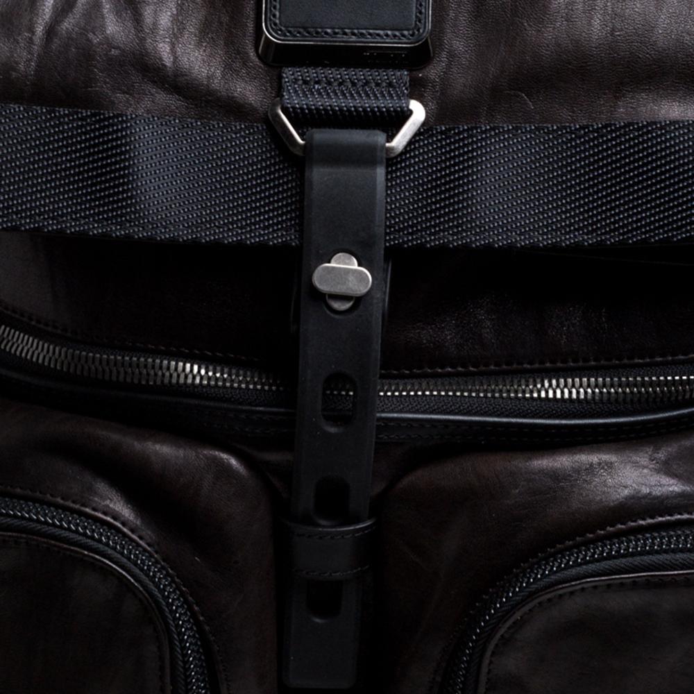 TUMI Sac à dos à roulettes Alpha Bravo London en cuir noir et bronze métallique 2