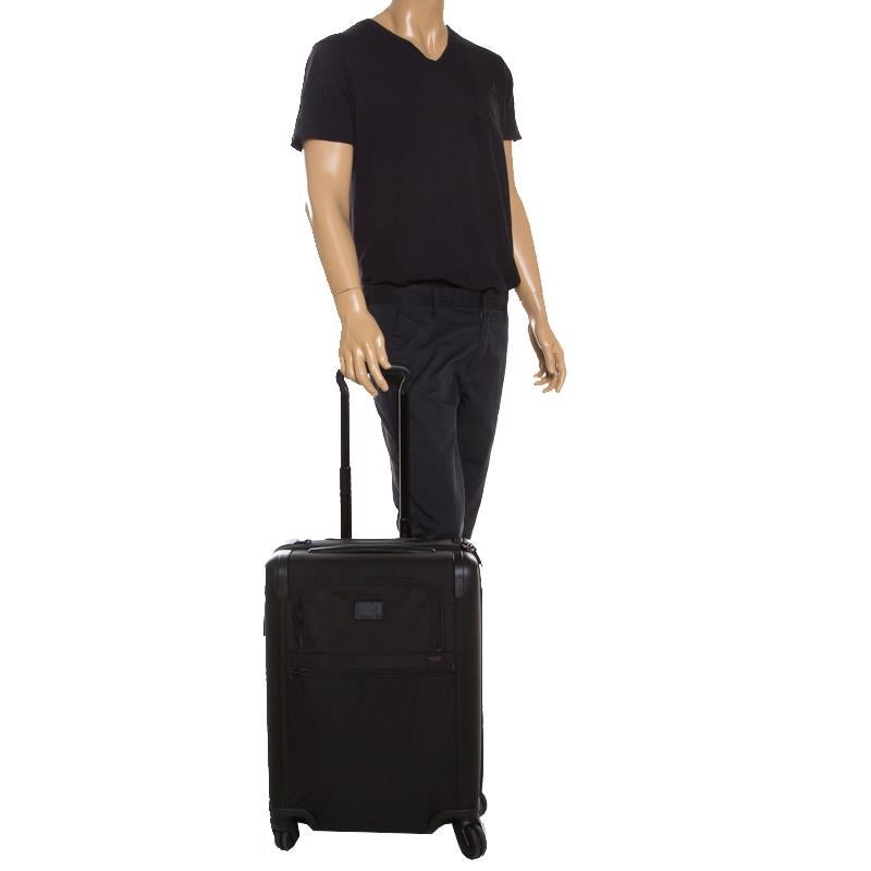 TUMI Black Nylon Alpha 2 Rolling Suitcase In New Condition In Dubai, Al Qouz 2