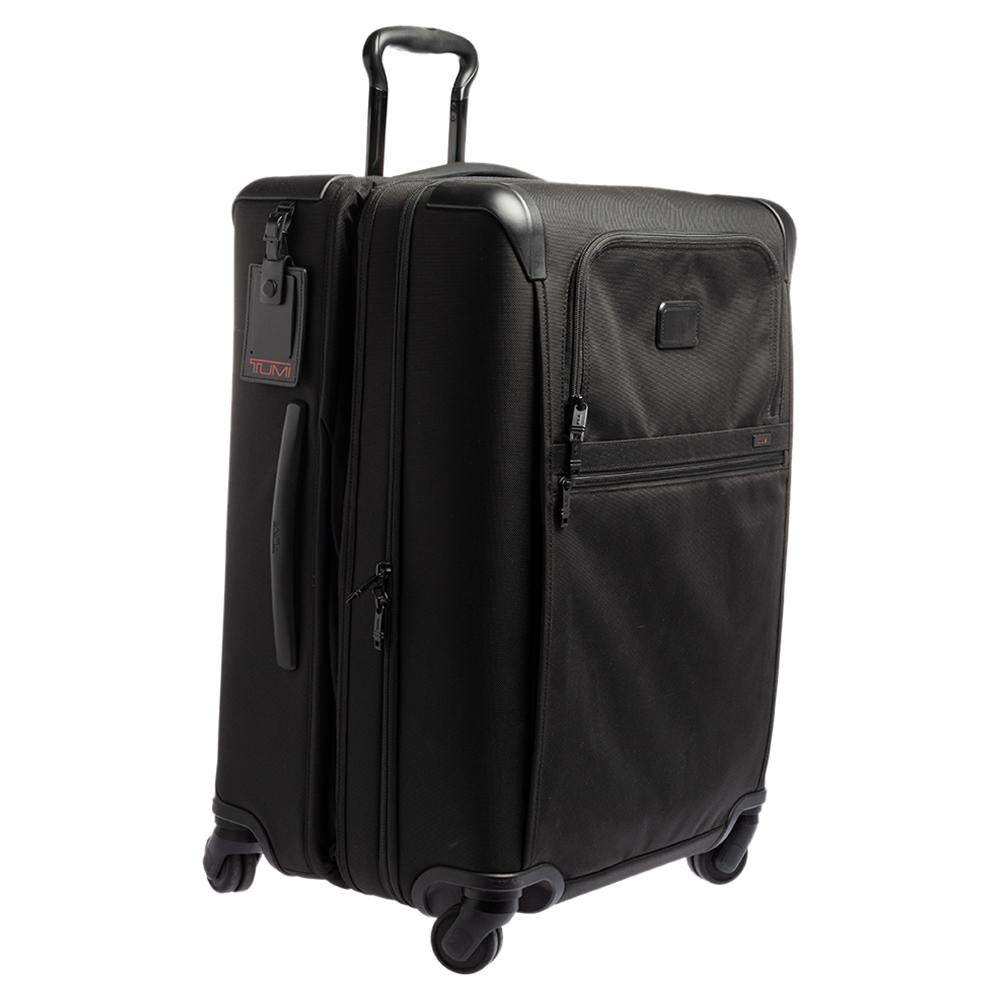 TUMI Black Nylon Alpha 2 Short Trip Expandable 4 Wheel Packing Case Gepäck im Zustand „Neu“ in Dubai, Al Qouz 2