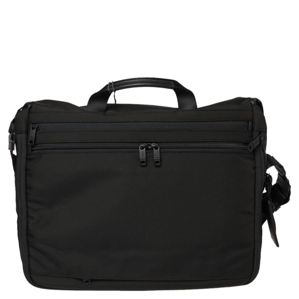 Tumi Tumi Laptoptasche aus schwarzem Nylon mit Alpha-Flap (Schwarz)