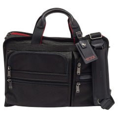 Tumi Maletín Expandible de Nylon Negro Alpha T-Pass para Portátil