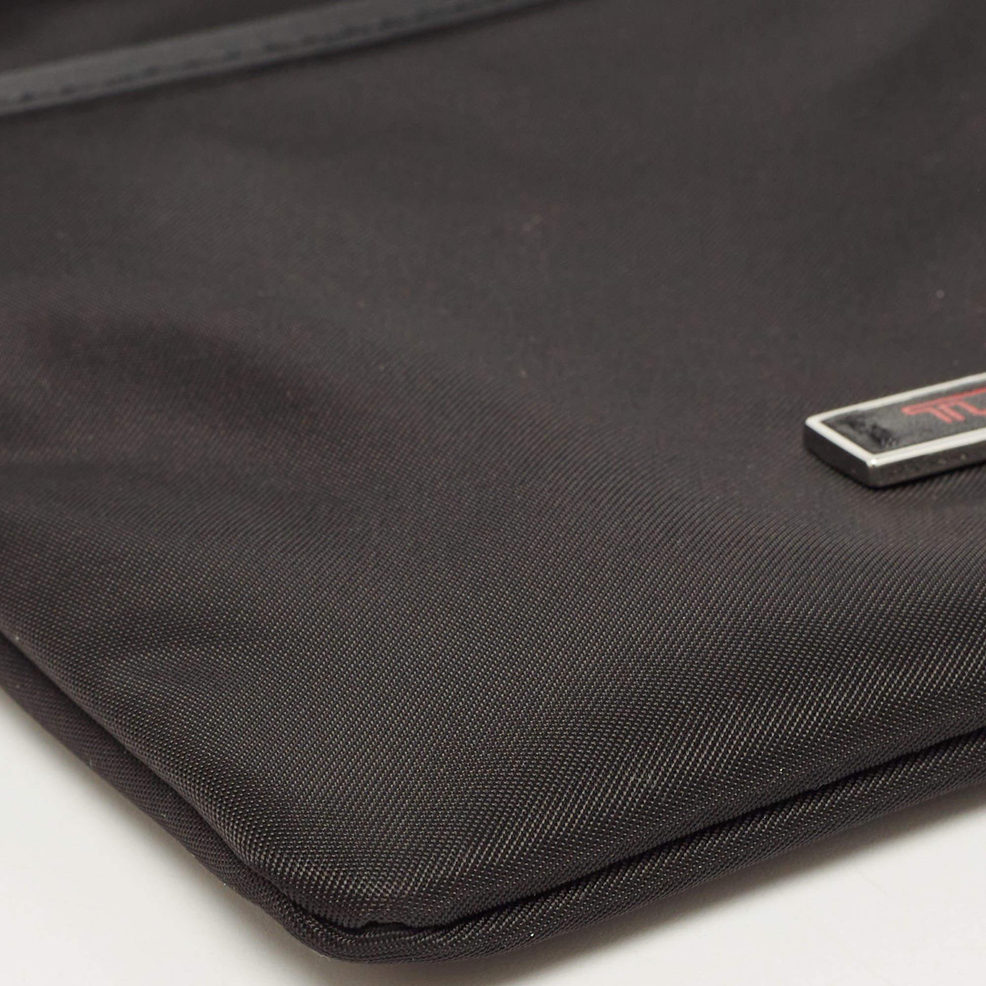 TUMI Black Nylon and Leather Pouch For Sale 5