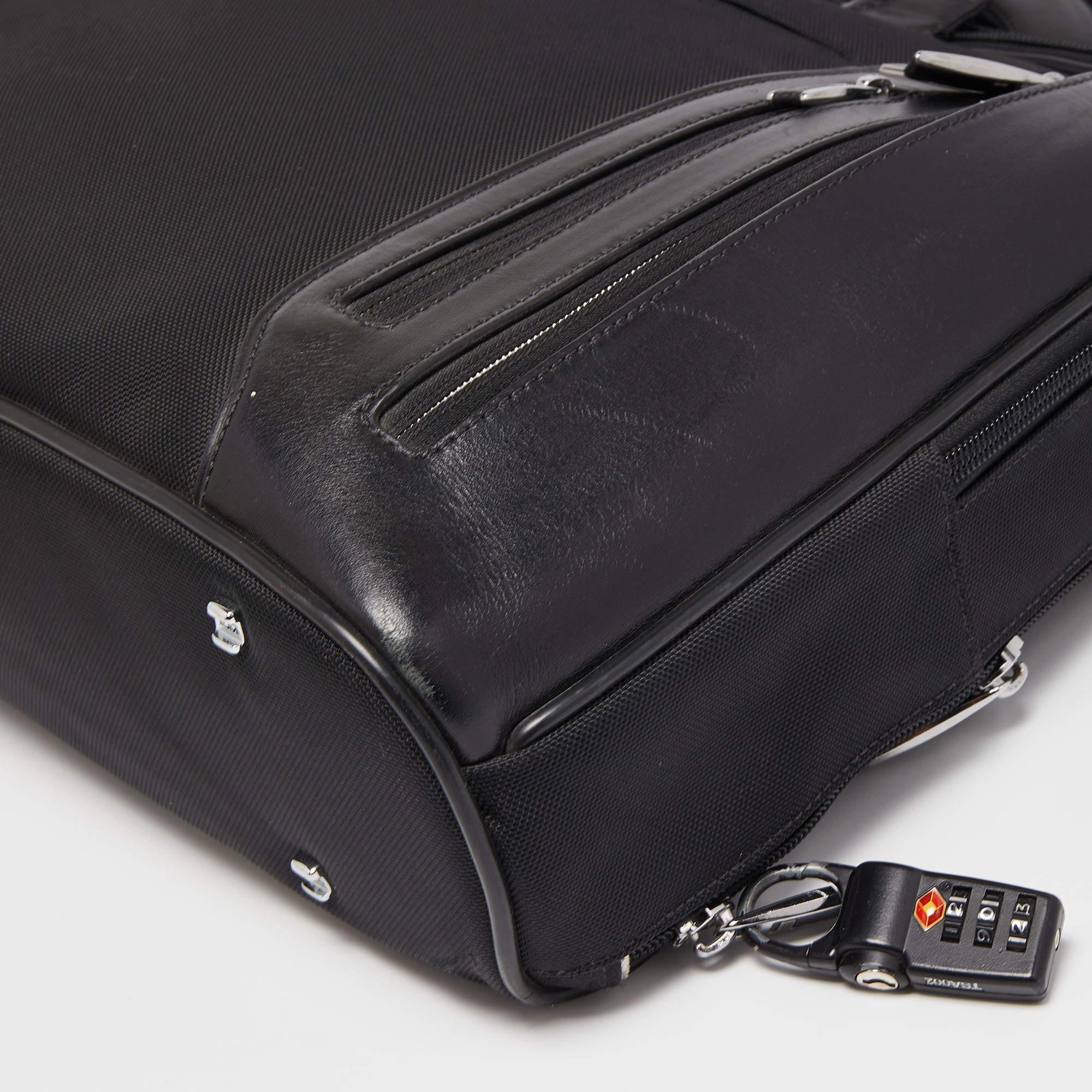 Tumi Black Nylon and Leather T-Pass Kennedy Deluxe Brief Laptop Bag In Good Condition In Dubai, Al Qouz 2