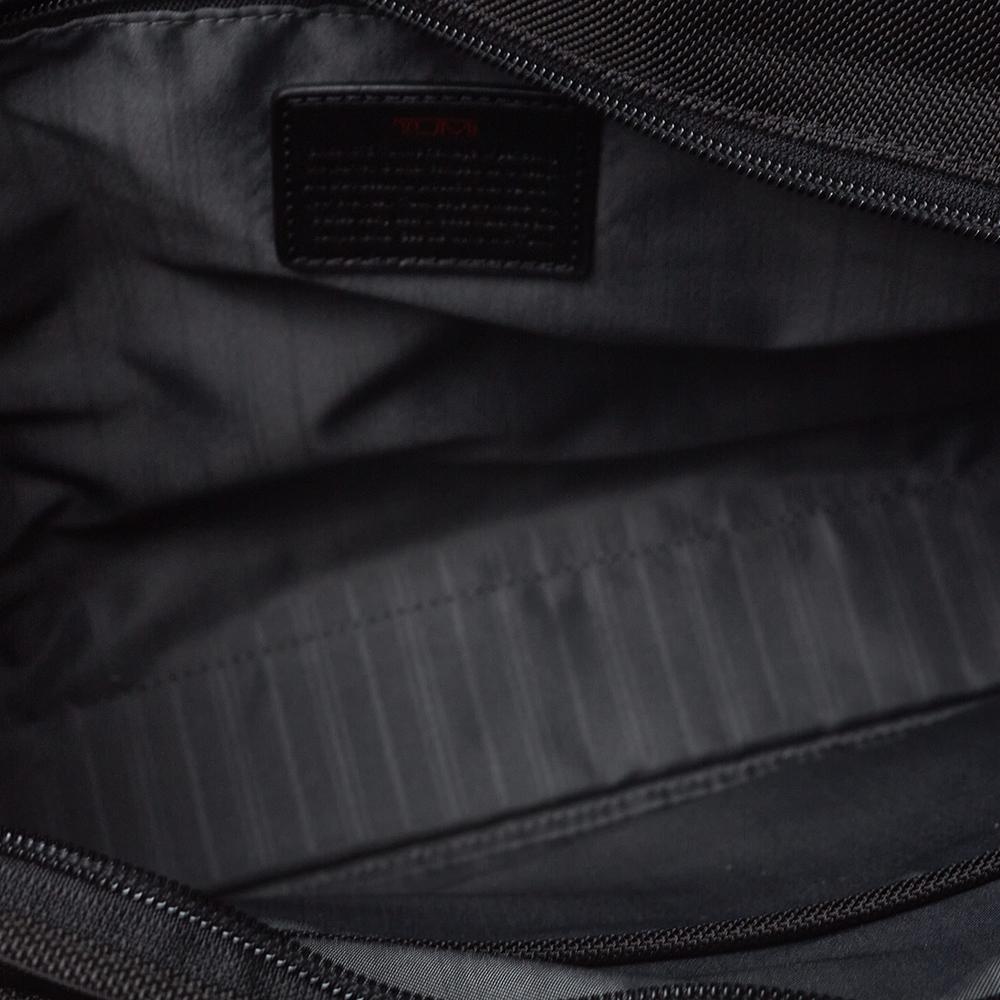 Tumi Black Nylon DFO Slim Deluxe Portfolio Bag In New Condition In Dubai, Al Qouz 2