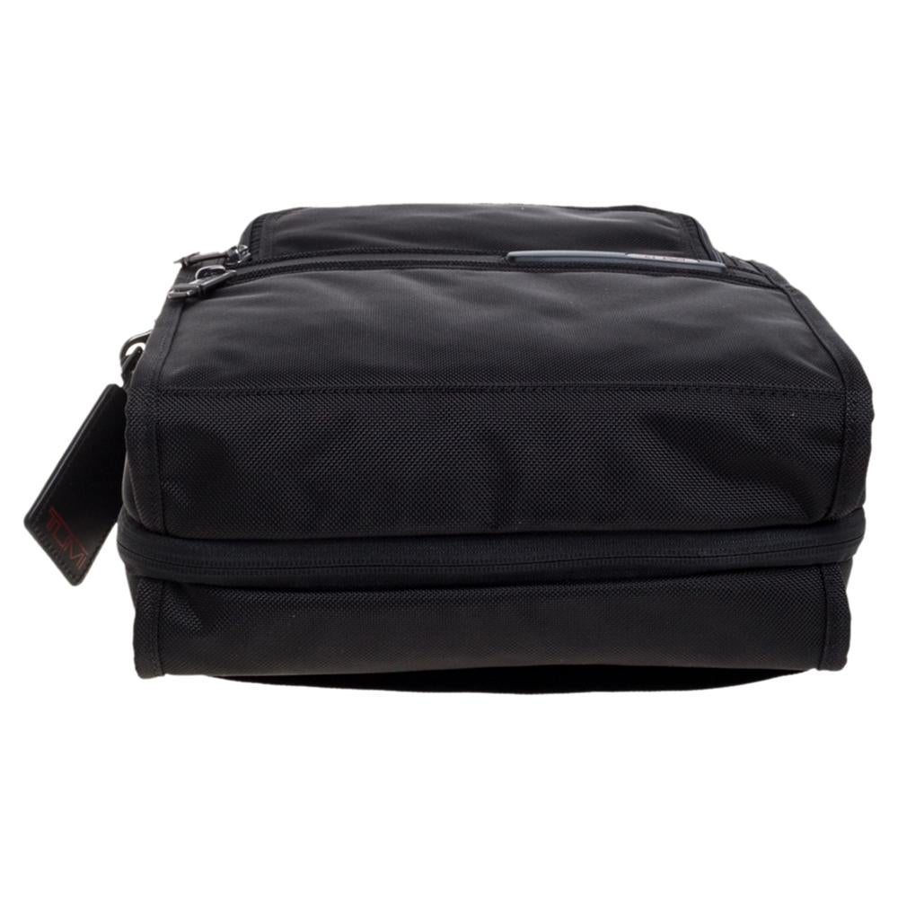 TUMI Schwarz Nylon DFO Utility ausziehbare Tragetasche 1