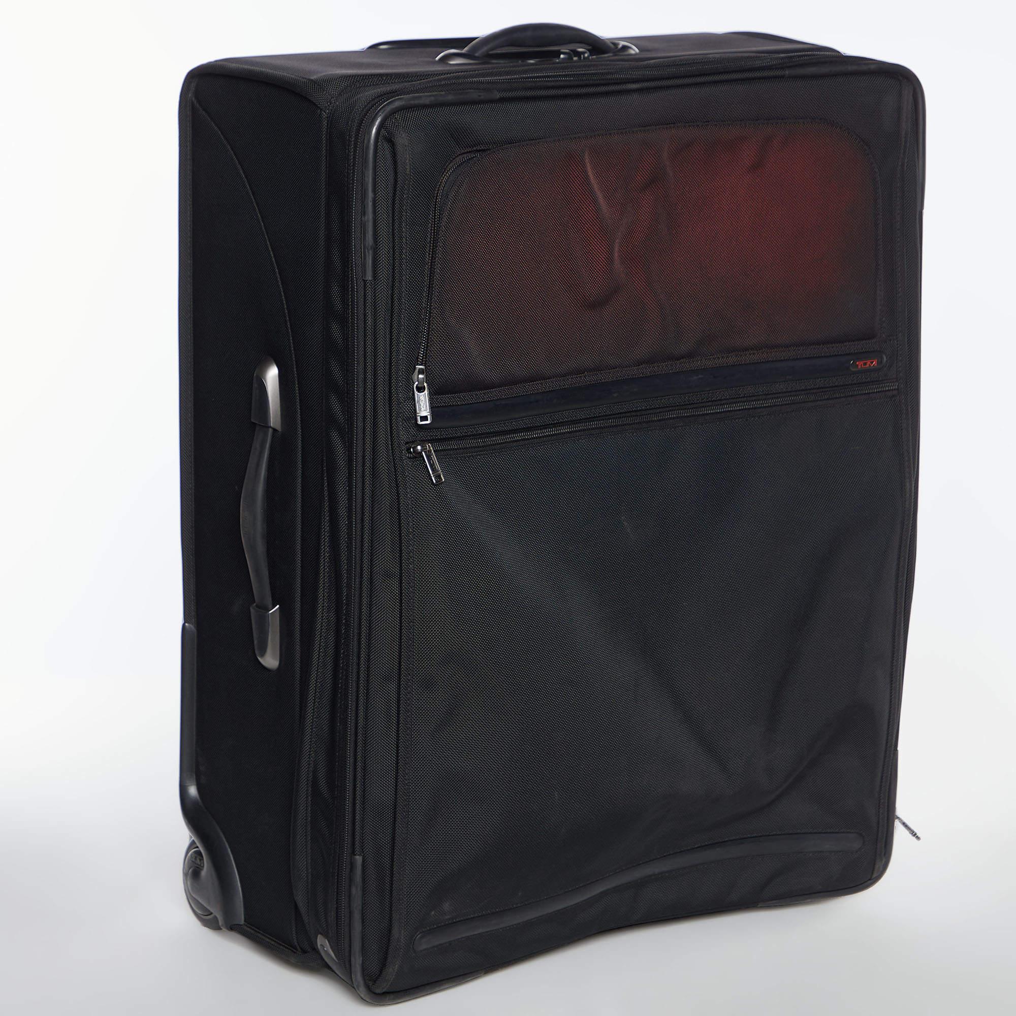 TUMI Black Nylon Frequent Traveler Suitcase In Good Condition In Dubai, Al Qouz 2