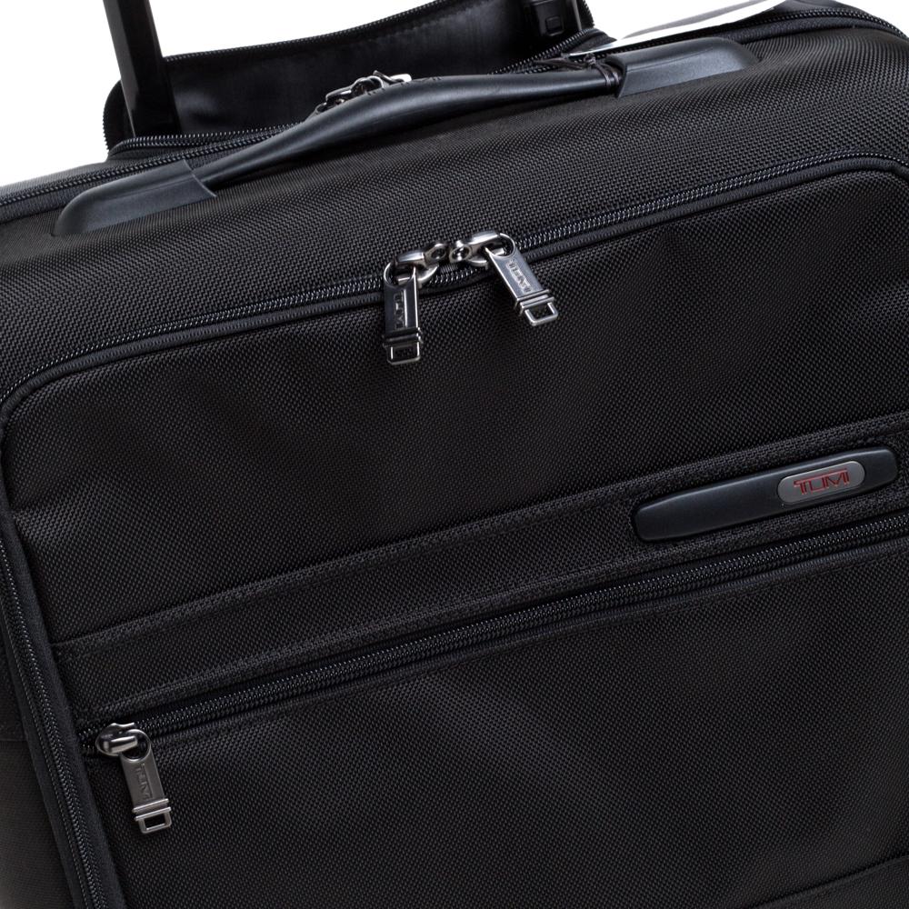TUMI Black Nylon Gen 4.2 4 Wheeled Compact Carry On Luggage In New Condition In Dubai, Al Qouz 2