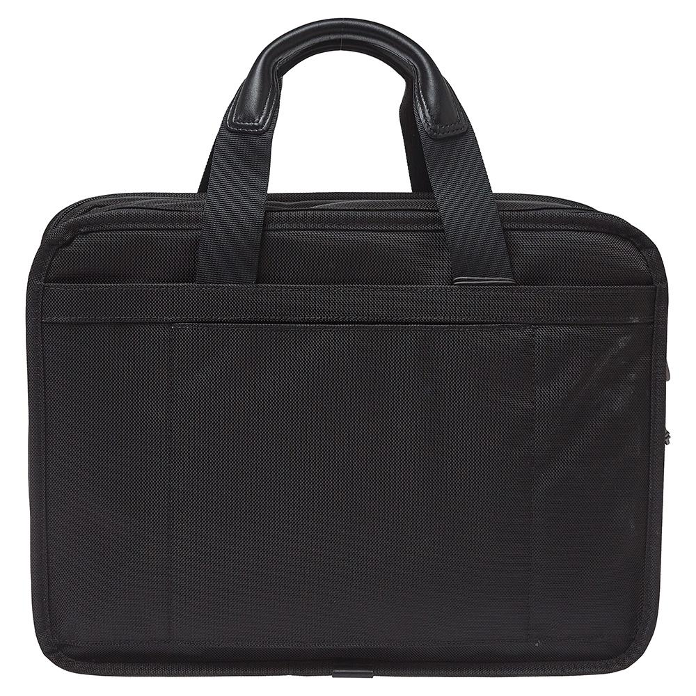 Employing high-grade materials and innovative construction to deliver impeccable products that aim at functional ease, TUMI is the brand travelers can trust. This expandable laptop briefcase is crafted in nylon and equipped with multiple pockets,