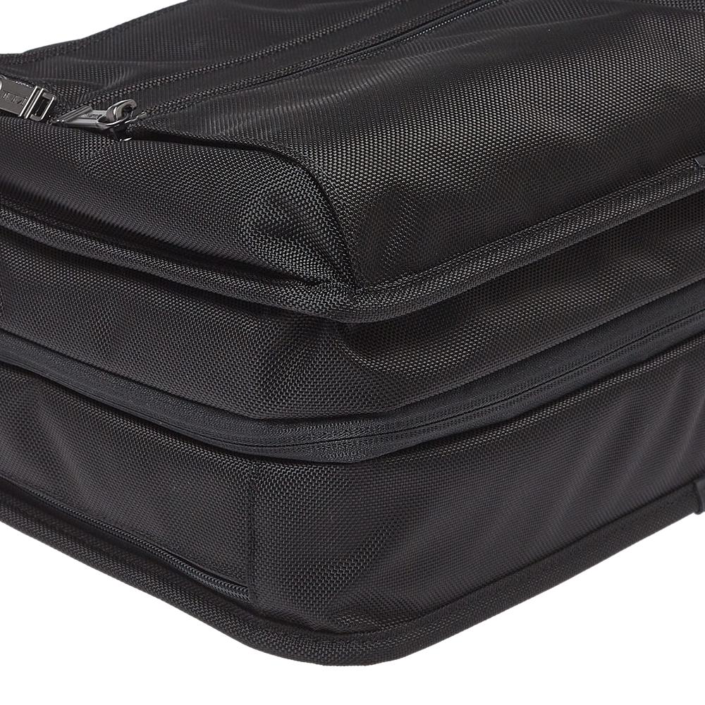 TUMI Black Nylon Gen 4.2 Expandable Organizer Laptop Briefcase In New Condition In Dubai, Al Qouz 2