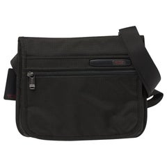 Tumi Tumi Schwarze Nylon-Messenger Bag mit DFO-Klappe