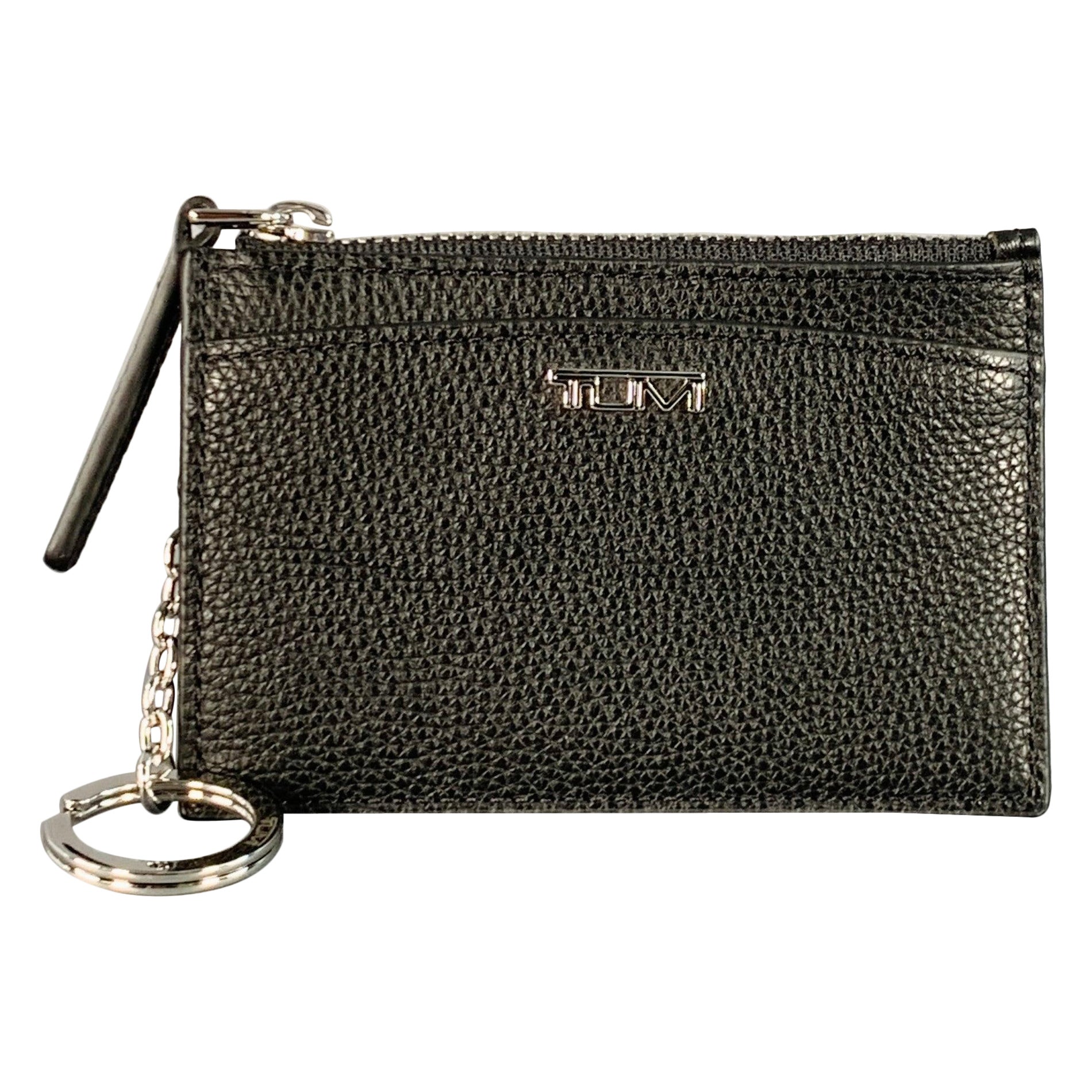TUMI Black Silver Pebble Grain Leder Schlüsselanhänger Geldbörse im Angebot