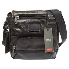 Dunkelbraune/Schwarze Alpha Bravo Barstow Messenger Bag aus Leder