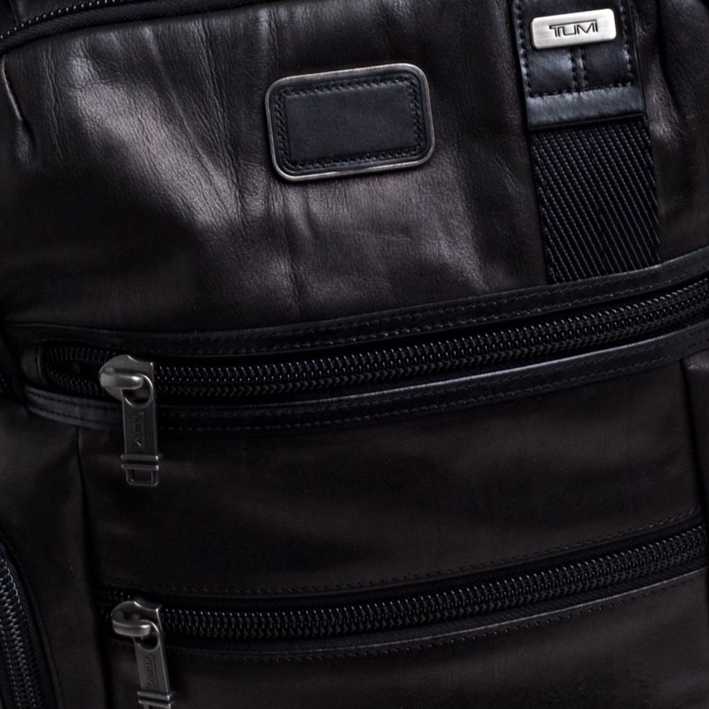 TUMI Dark Brown/Black Leather Alpha Bravo Knox Backpack In Good Condition In Dubai, Al Qouz 2