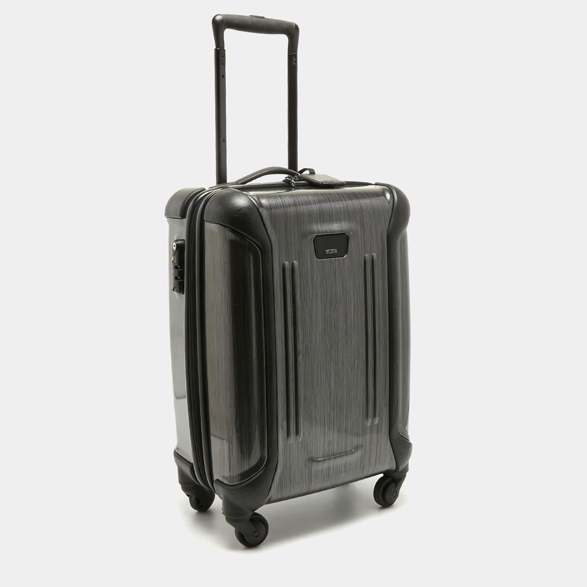 Tumi Grey Polycarbonate Vapor Carry On Luggage 50 In Good Condition In Dubai, Al Qouz 2