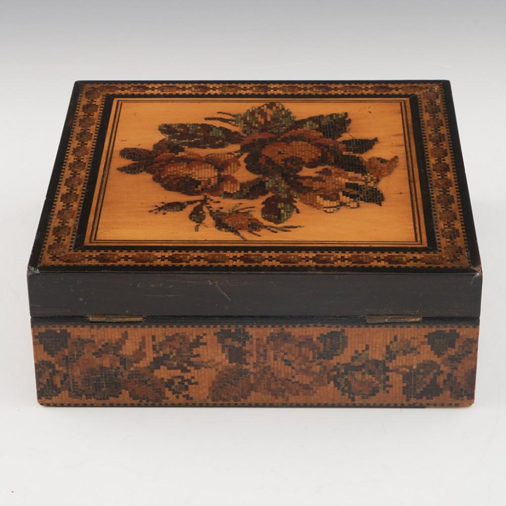 Tunbridge Ware Handkerchief Box Edmund Nye, circa 1860 In Good Condition For Sale In Tunbridge Wells, GB