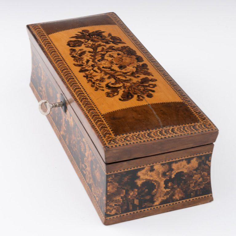 Guantera de Tunbridge Ware con mosaico floral c1880 Británico en venta