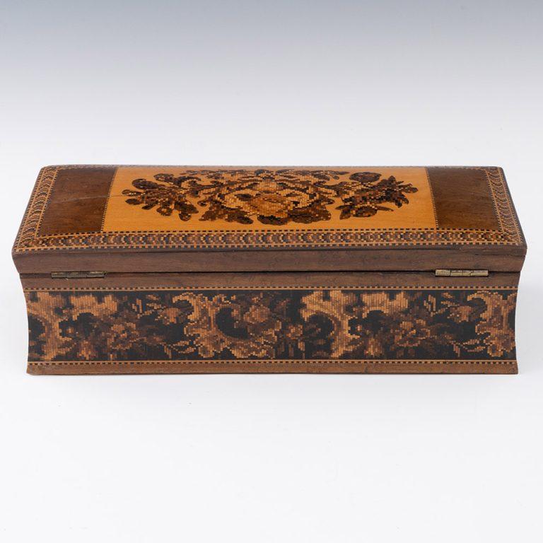 Guantera de Tunbridge Ware con mosaico floral c1880 en Bueno estado para la venta en Tunbridge Wells, GB