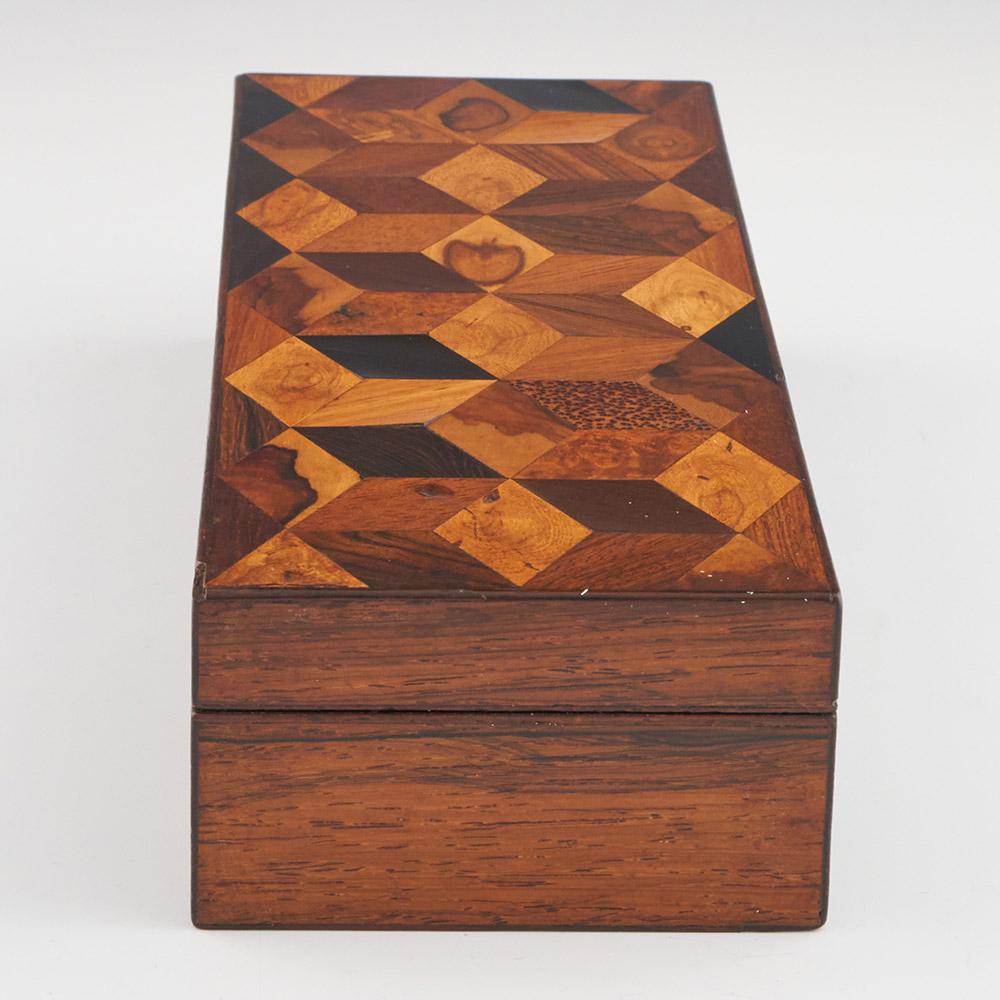 Tunbridge Ware Glove Box with Perspective Cubes c1825 In Good Condition For Sale In Tunbridge Wells, GB