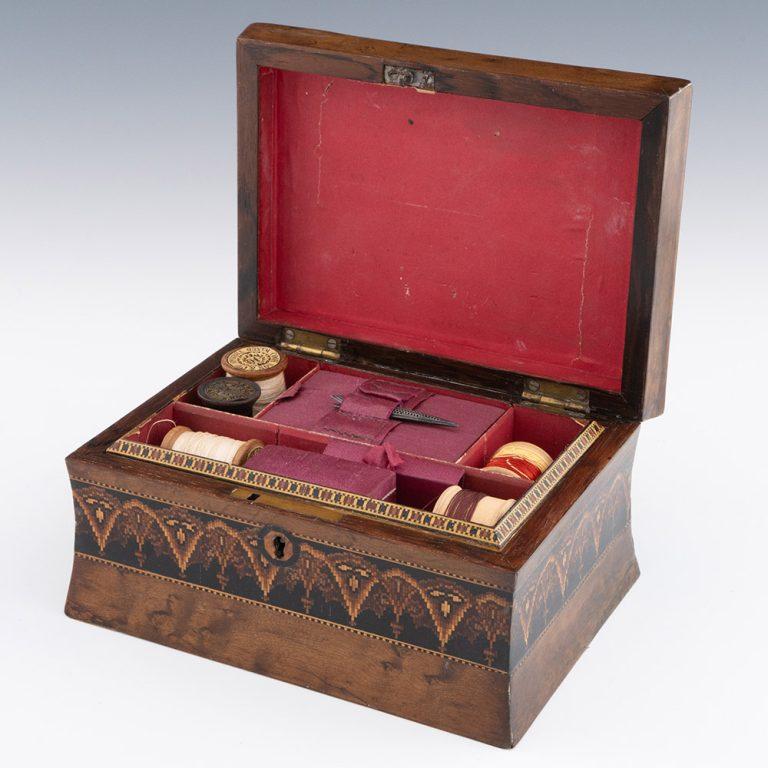 Costurero de Tunbridge Ware con mosaico floral c1860 Madera en venta