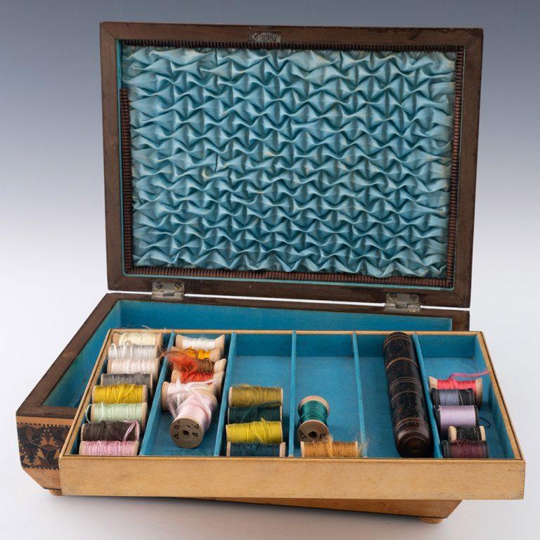 Tunbridge Ware Sewing Box with Geometric Stickware c1840 In Good Condition For Sale In Tunbridge Wells, GB
