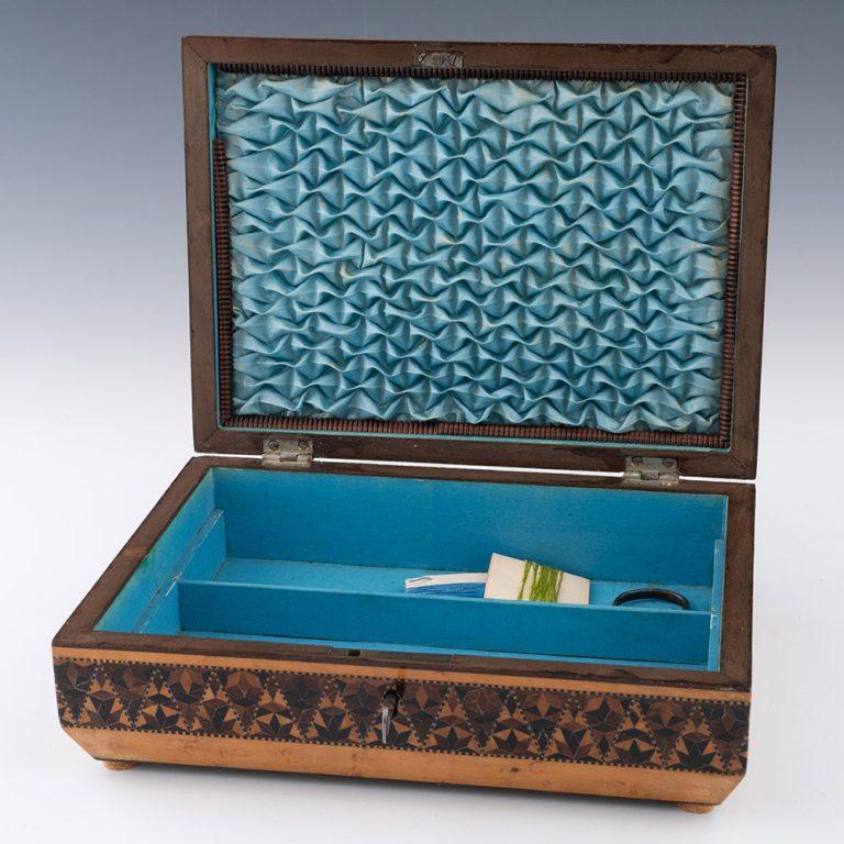Mid-19th Century Tunbridge Ware Sewing Box with Geometric Stickware c1840 For Sale
