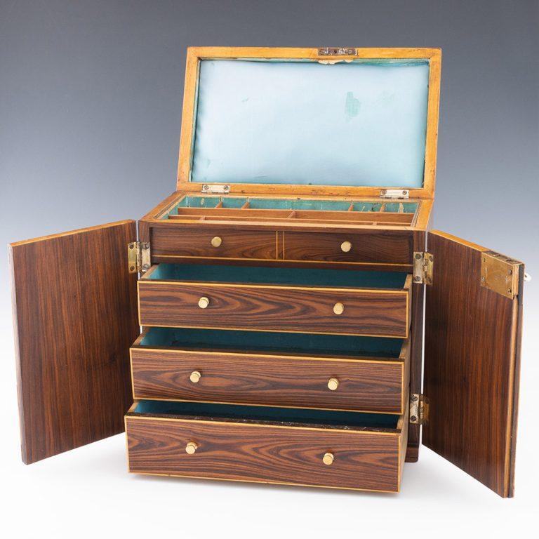 Armario de costura Tunbridge Ware con cubilete c1840 Victoriano en venta