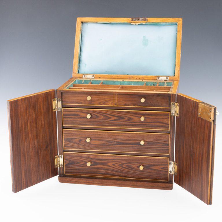 Armario de costura Tunbridge Ware con cubilete c1840 Británico en venta