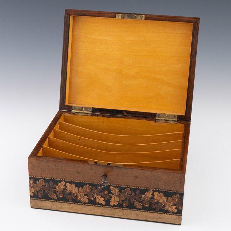 Tunbridge Ware Schreibwarenbox - Mosaik von Shakespeares Geburtshaus um 1870 (Britisch) im Angebot