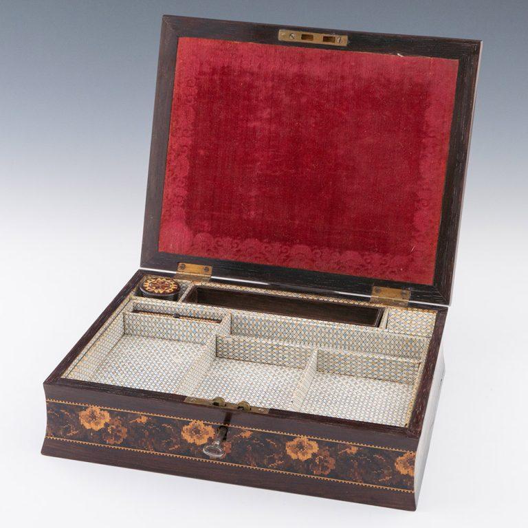 Tunbridge Ware Schreibwarenbox mit Schreibschräge um 1860 (Mittleres 19. Jahrhundert) im Angebot