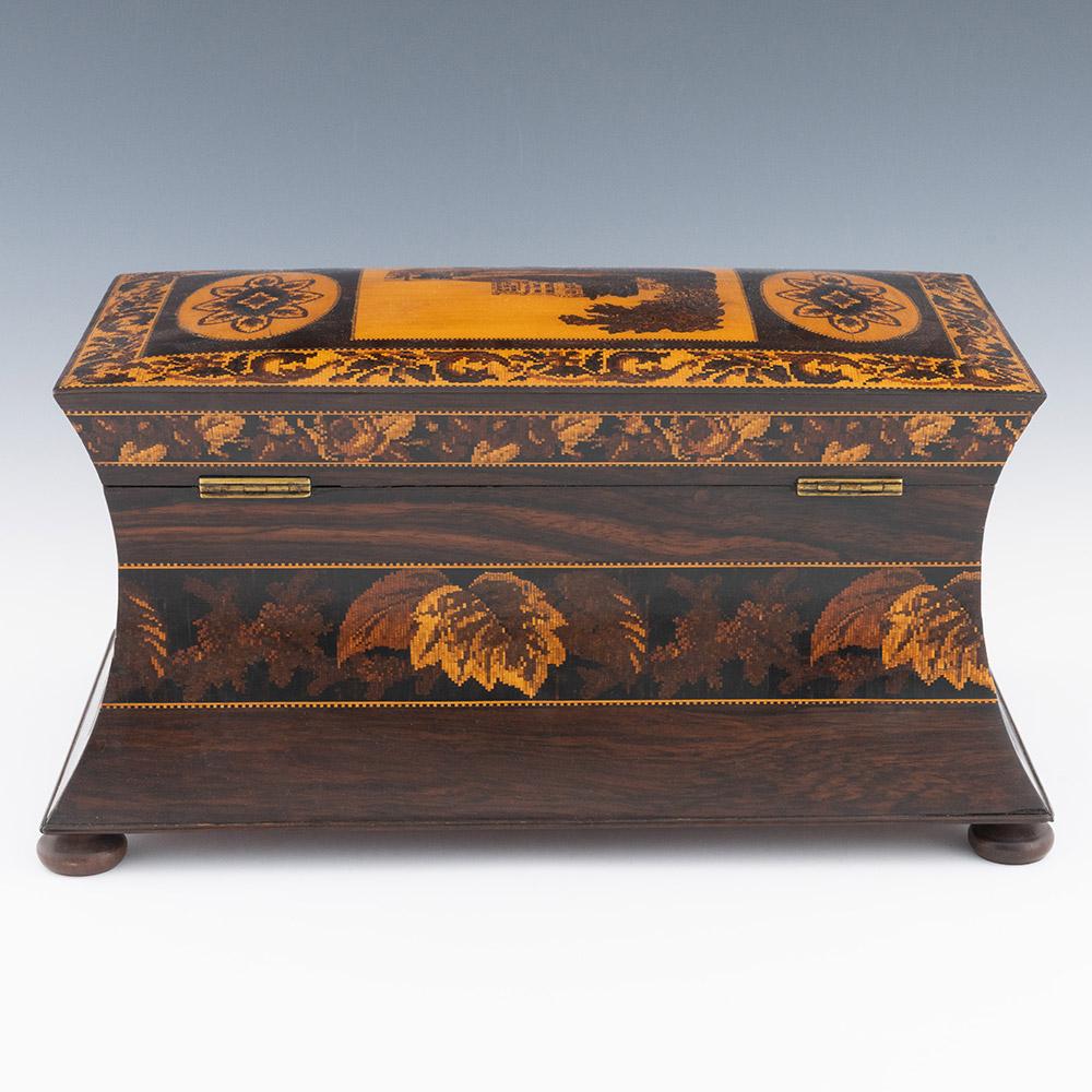 Britannico Tunbridge Ware Tea Caddy Immagine del castello di Carew del 1860 circa in vendita
