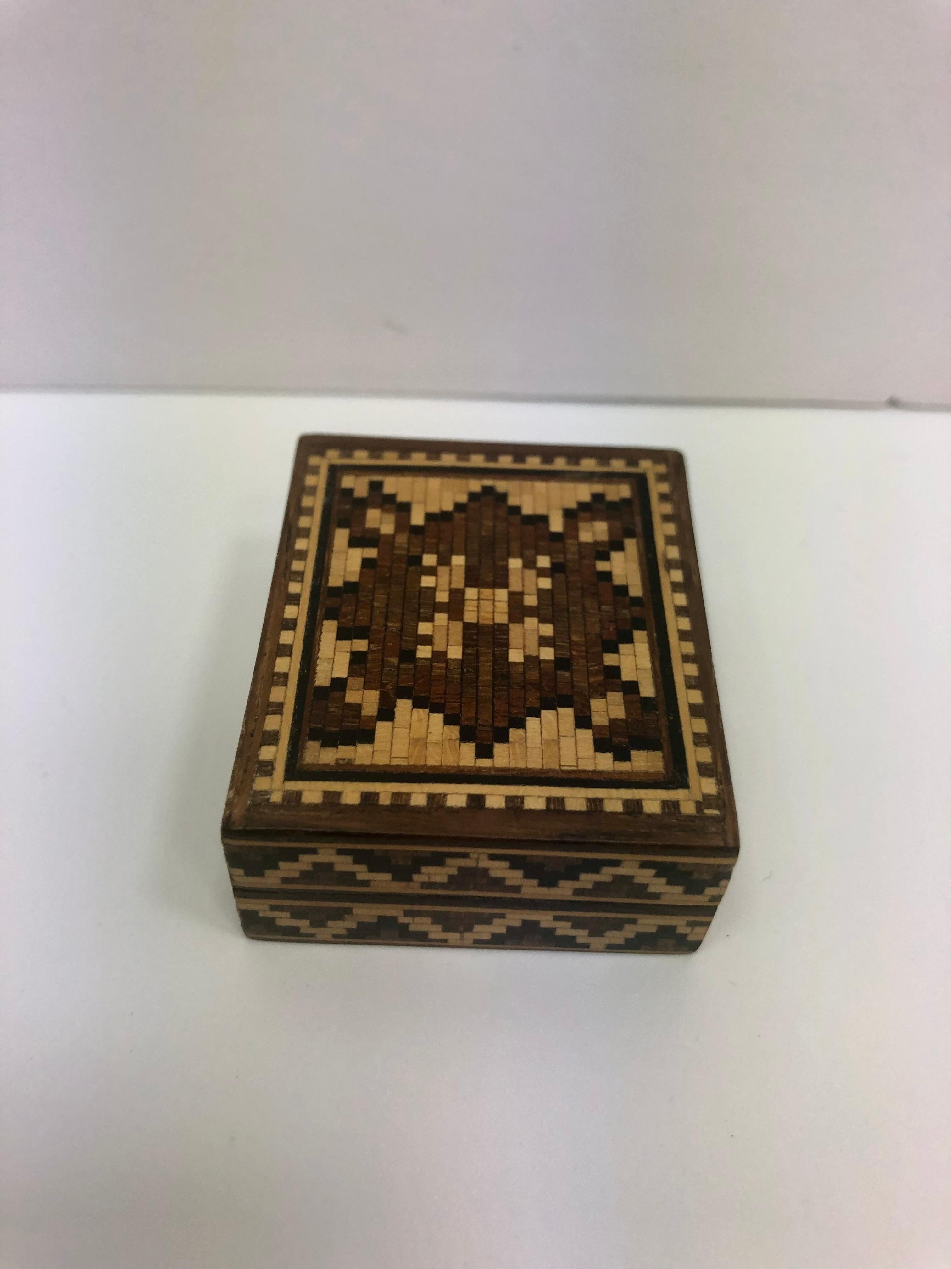 Caja de baratijas de madera Tunbridge Inglaterra, 1870 Inglés en venta