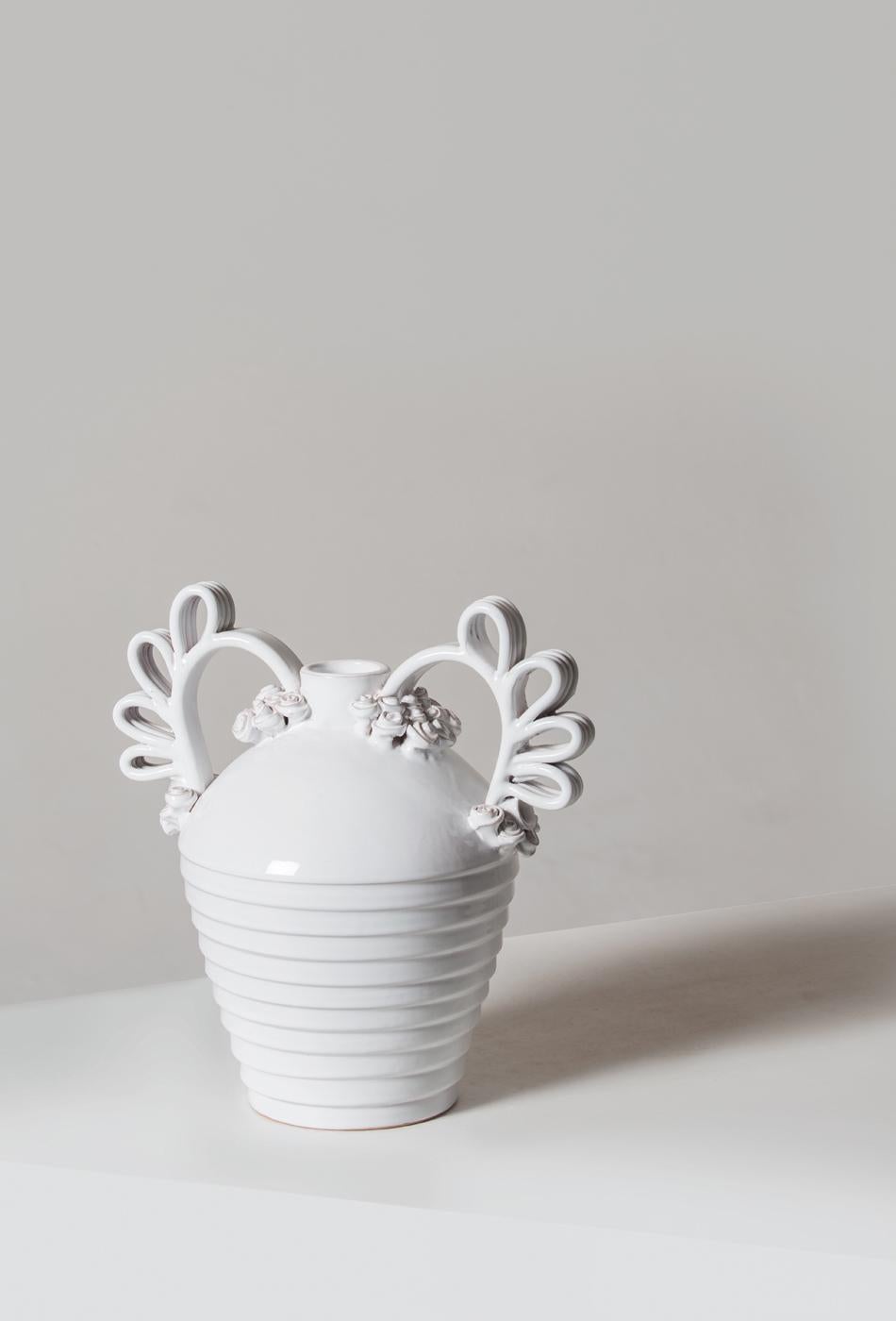 Tunda, a Reinterpretation of the Sardinian Nuptial Vase by Valentina Cameranesi (Glasiert) im Angebot