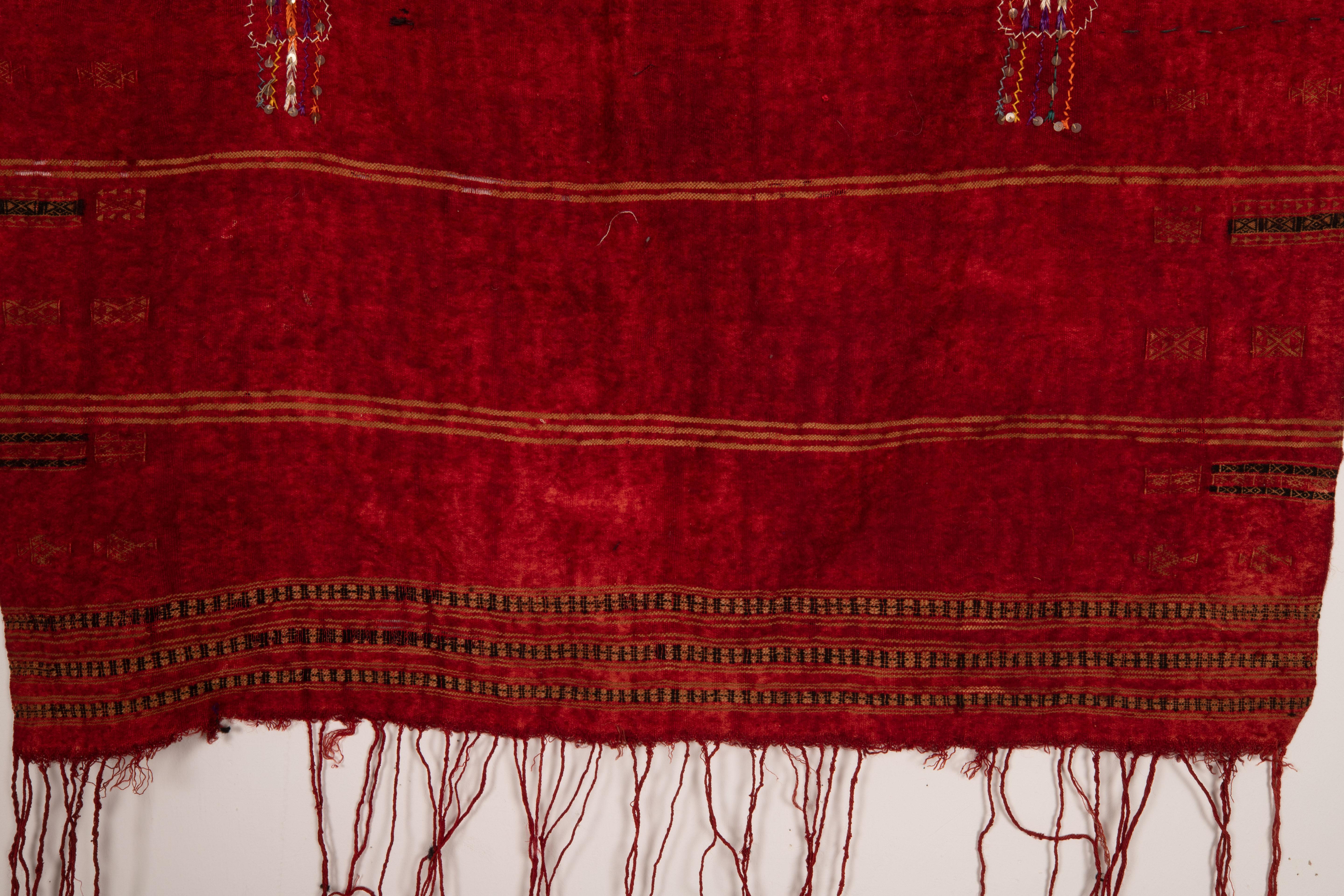 Tunisian Wool Wedding Shawl, Early 20th C. In Good Condition For Sale In Istanbul, TR