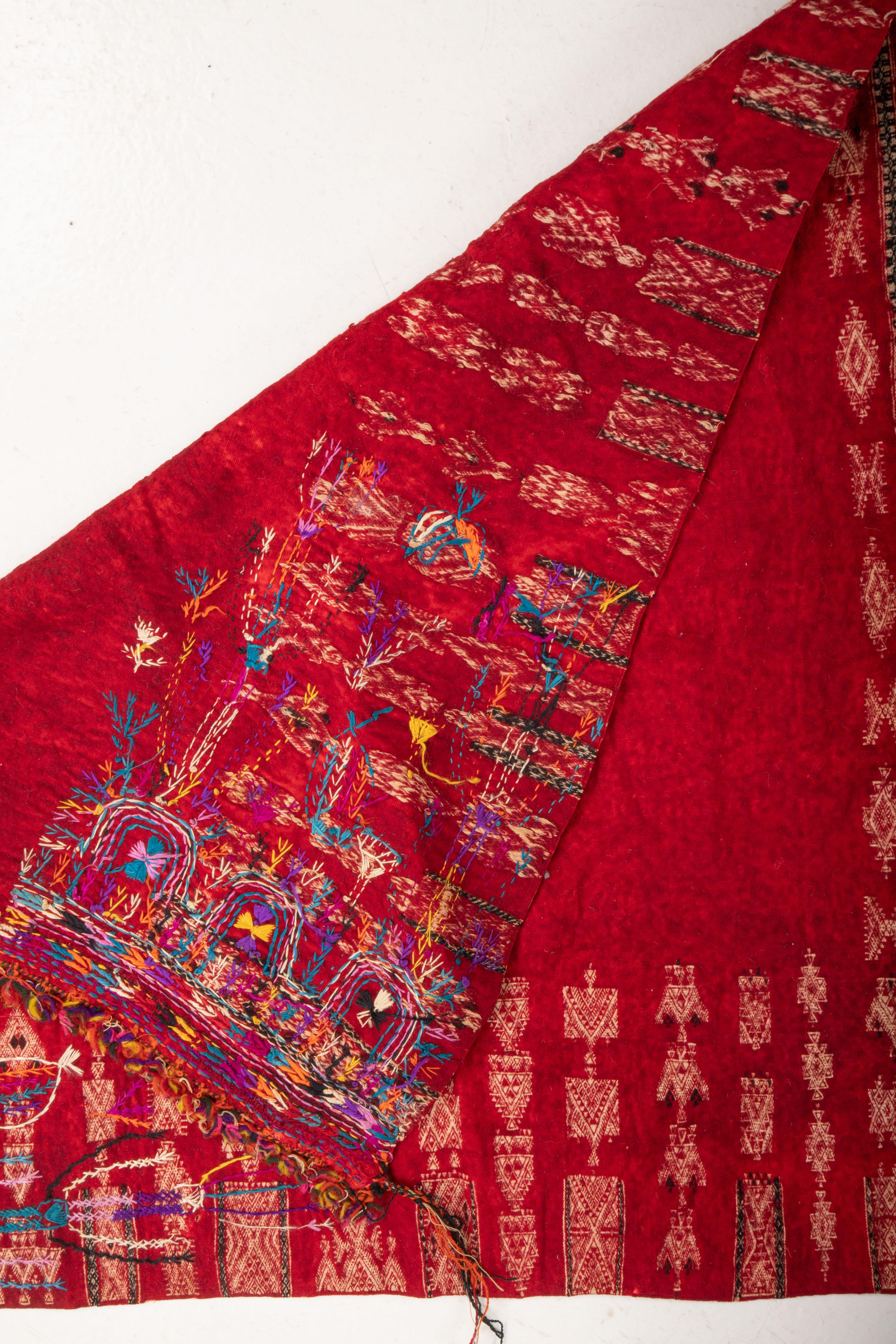 Tunisian Wool Wedding Shawl, Early 20th C. For Sale 1