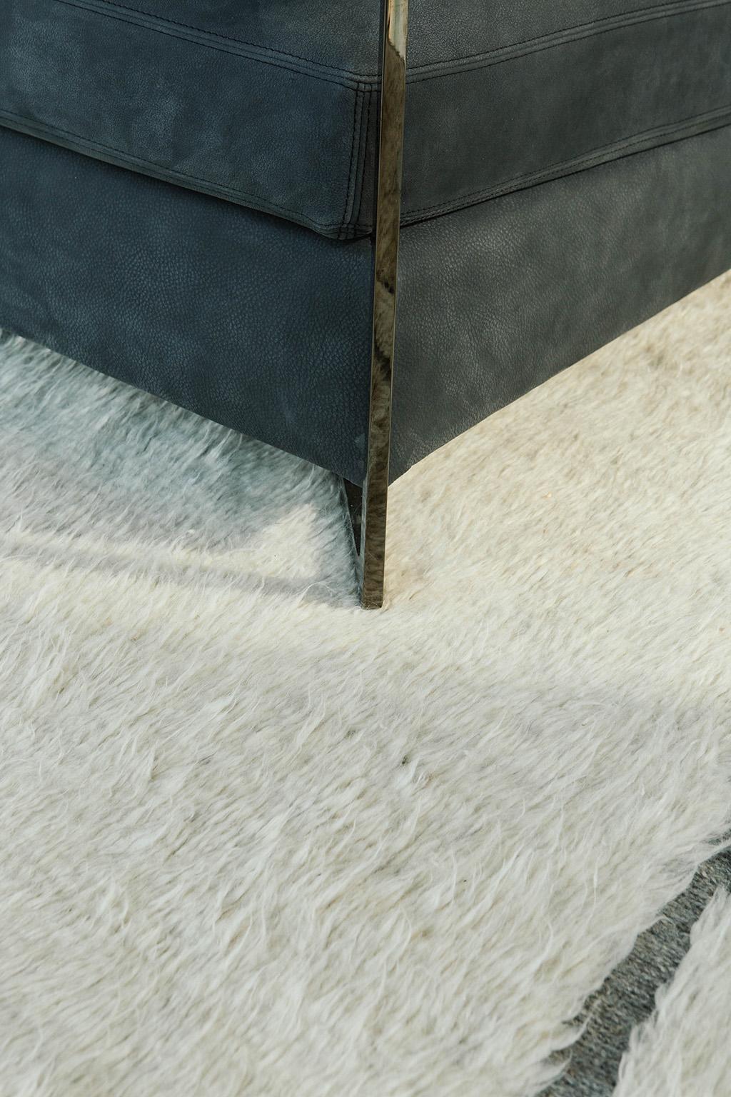 Annodato a mano Tappeto Tunner, Collezione Atlas di Mehraban Rugs in vendita
