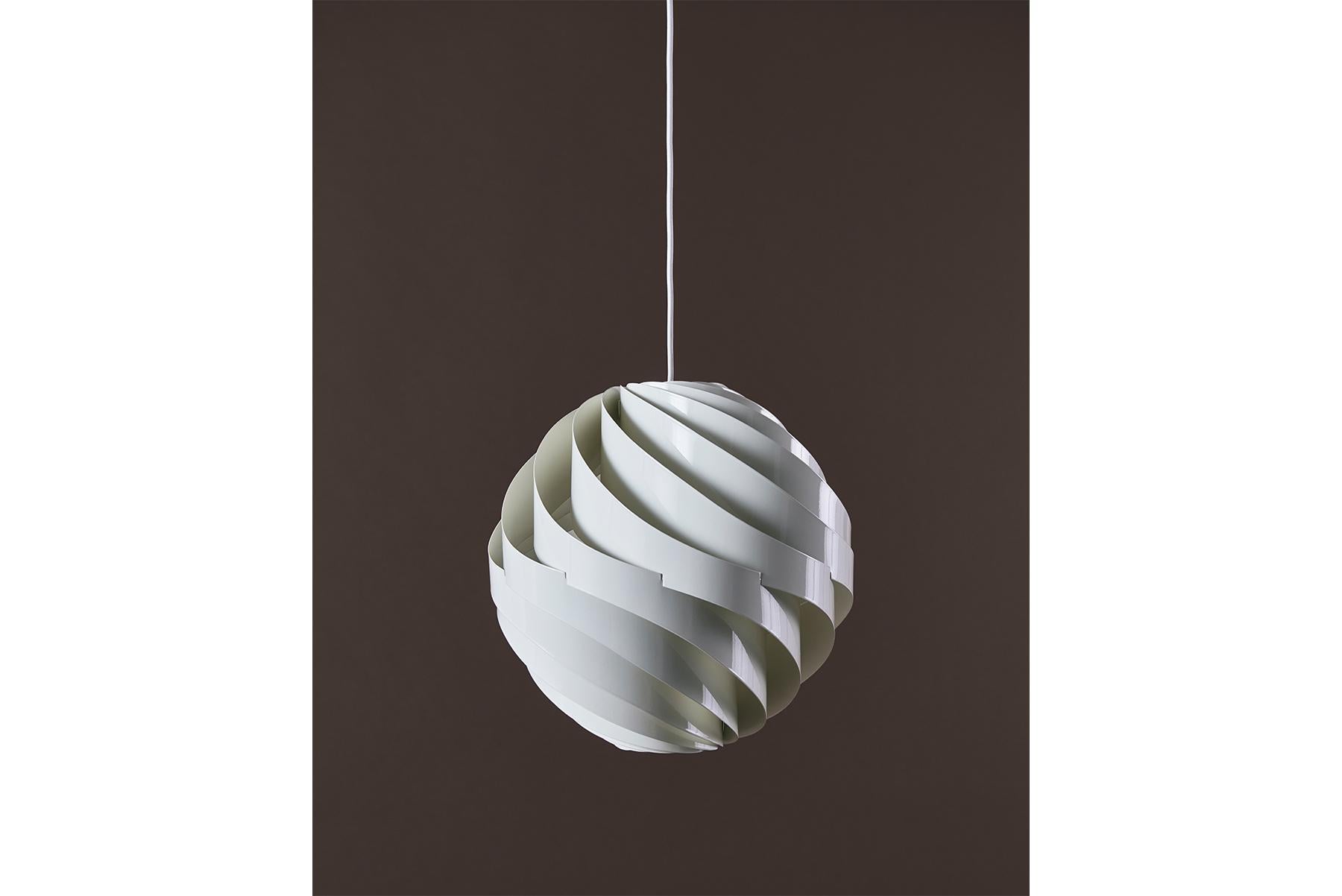 Turbo Pendant Lamp, Large, White, Alabaster White Glossy For Sale 11