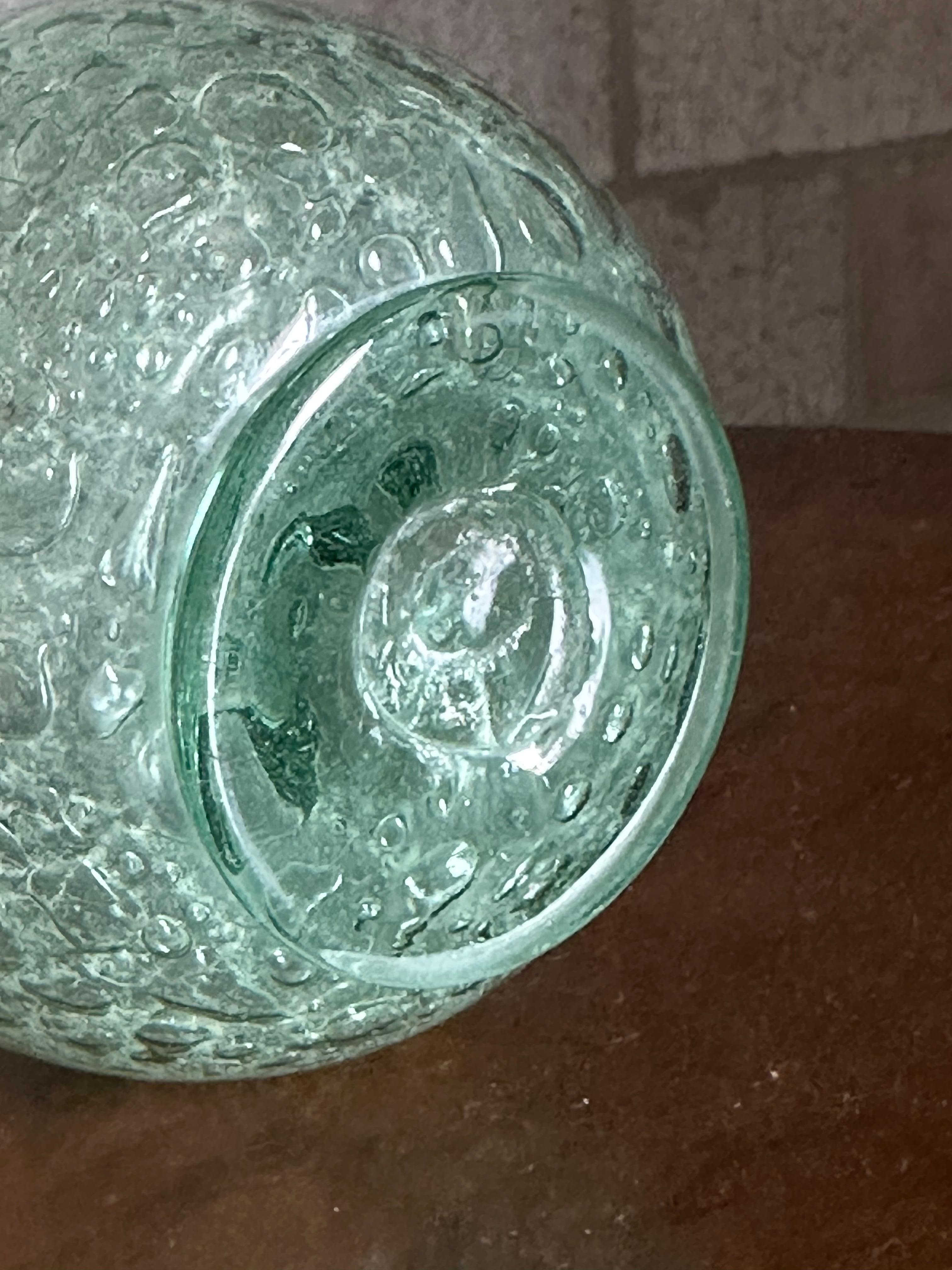 Metà XX secolo Vaso brocca in vetro con manico di Ture Berglund, Svezia in vendita