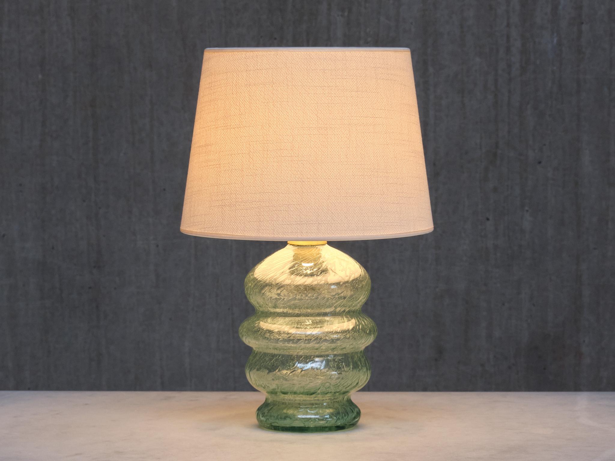 Ture Berglund Tischlampe aus grünem Glas, Skansens Glasbruk Stockholm, Schweden, 1940er Jahre im Zustand „Gut“ im Angebot in The Hague, NL