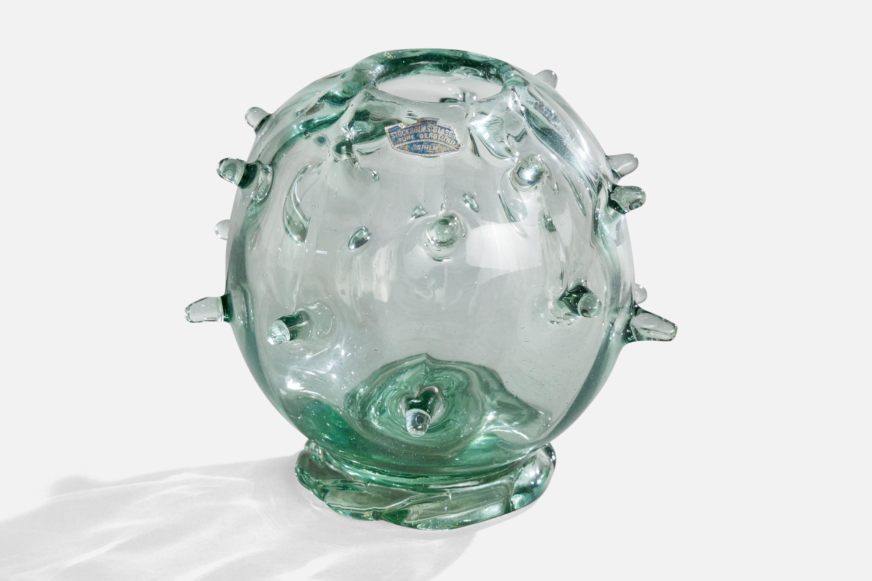Vaso in vetro soffiato disegnato da Ture Berglund e prodotto da Skansens Glasbruk, Svezia, anni '40.

Dimensioni: 4,8