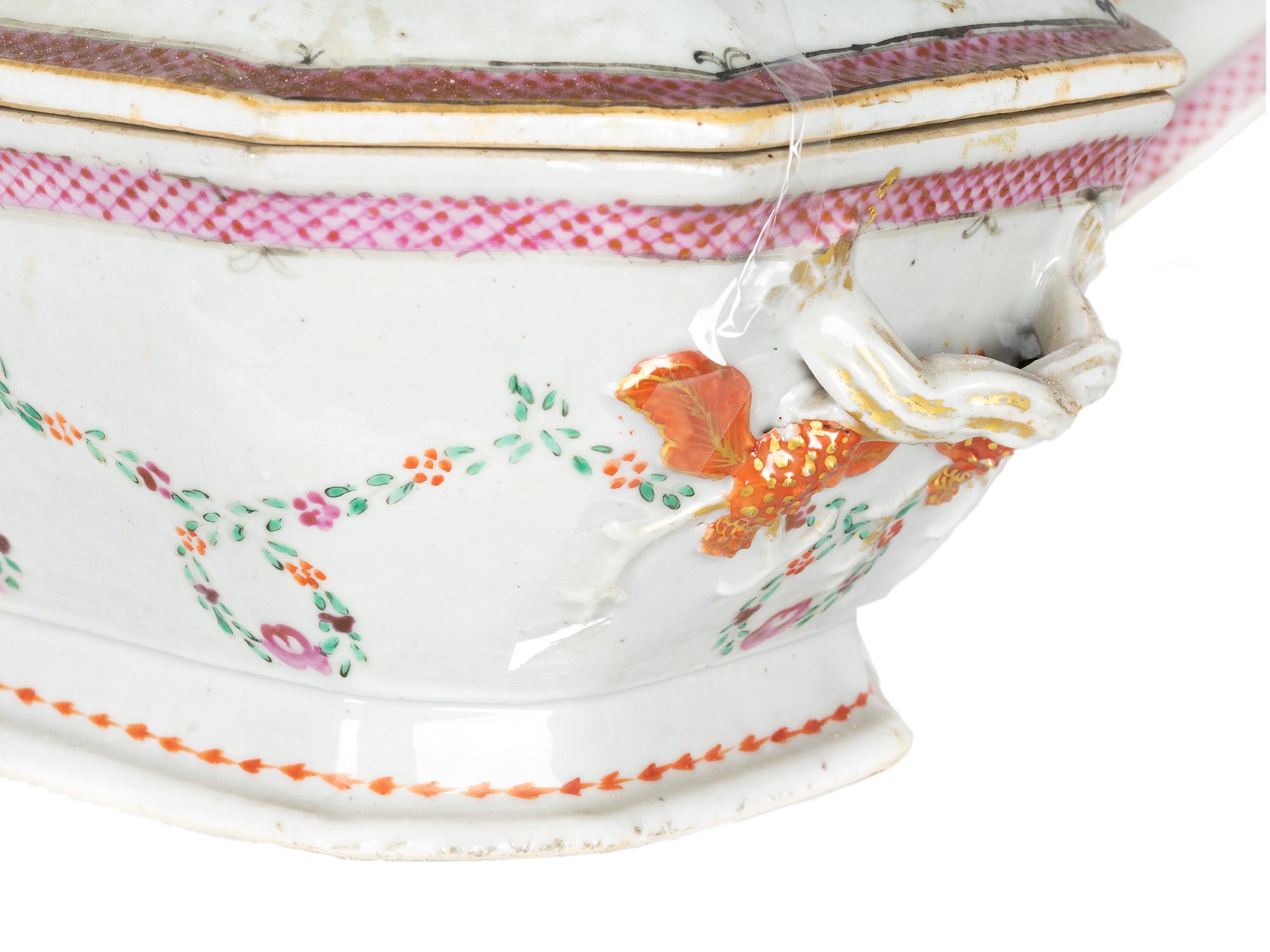 Tureen & Platter Rose Porcelain By Portuguese India Company, 18th Century For Sale 1