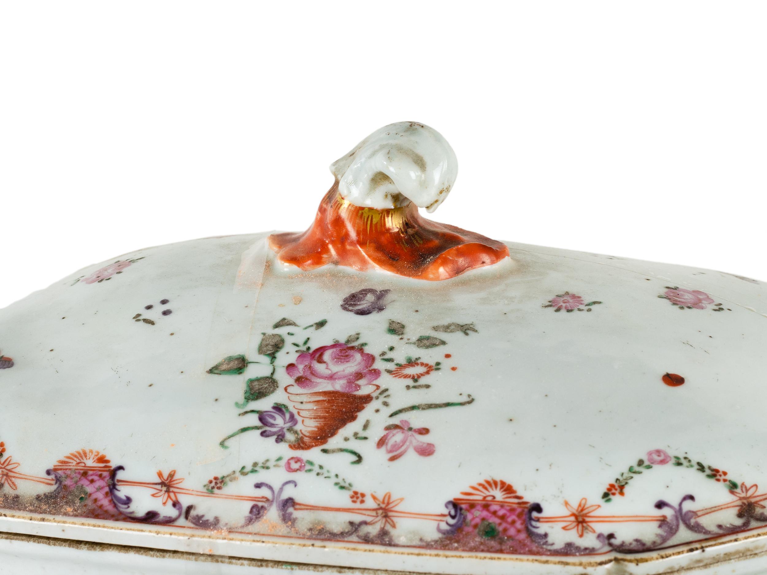 18th Century and Earlier Tureen Porcelain Portuguese India Company 18th Century For Sale