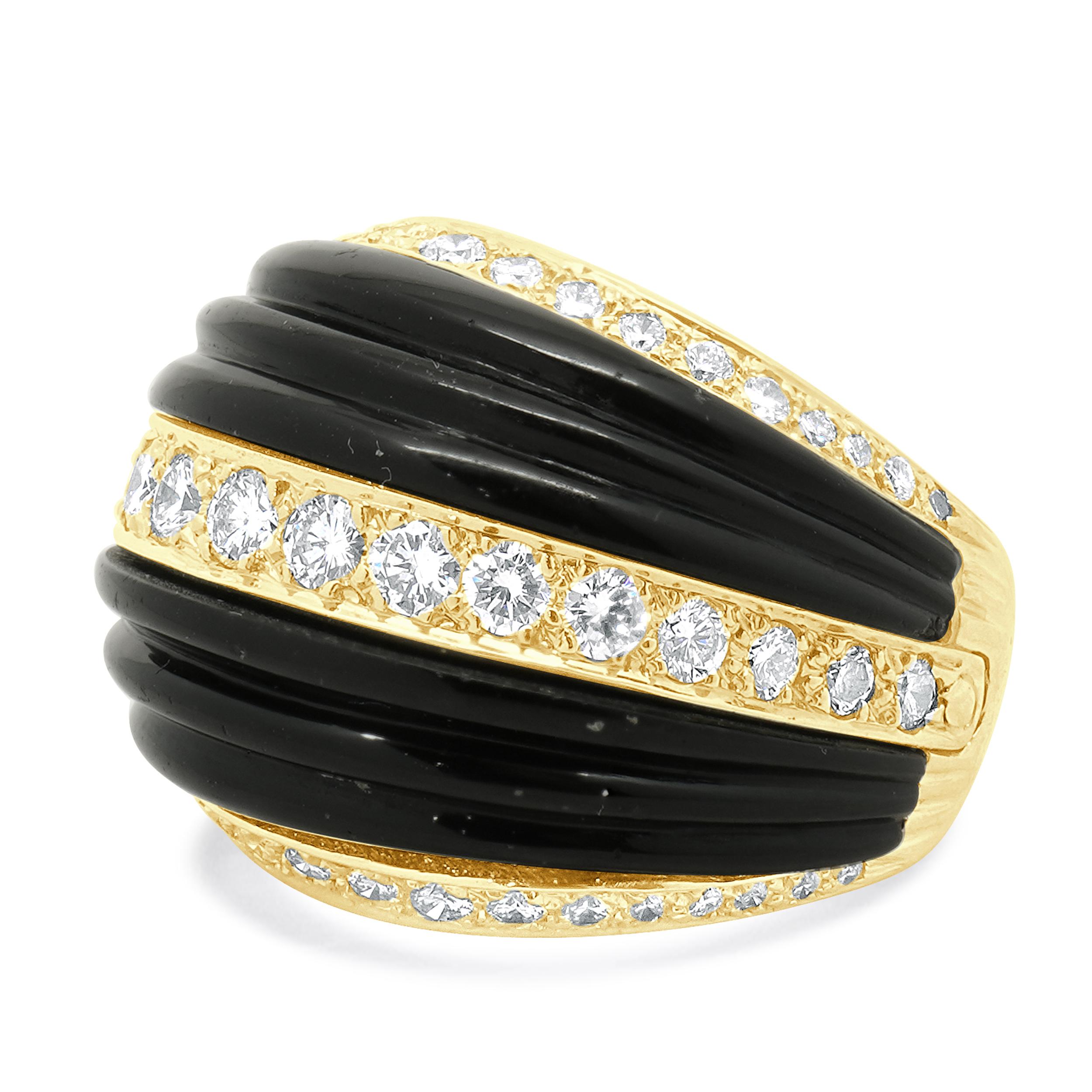 Diseñador: Turi
Material: oro amarillo de 18 quilates
Diamante: 55 talla brillante redonda = 2,05cttw
Color: G / H
Claridad: VS2
Tamaño del anillo: 5 (espera hasta 2 días laborables más para solicitar el tamaño)
Peso: 16,85 gramos