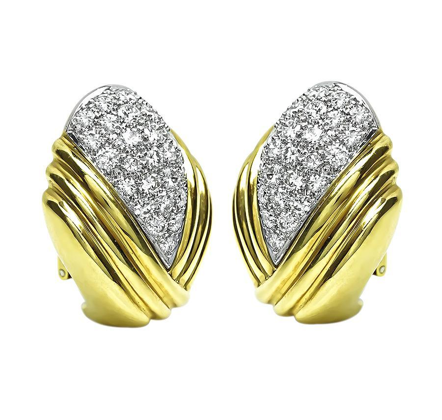 Taglio rotondo Orecchini in oro con diamanti Turi 3.00ct in vendita