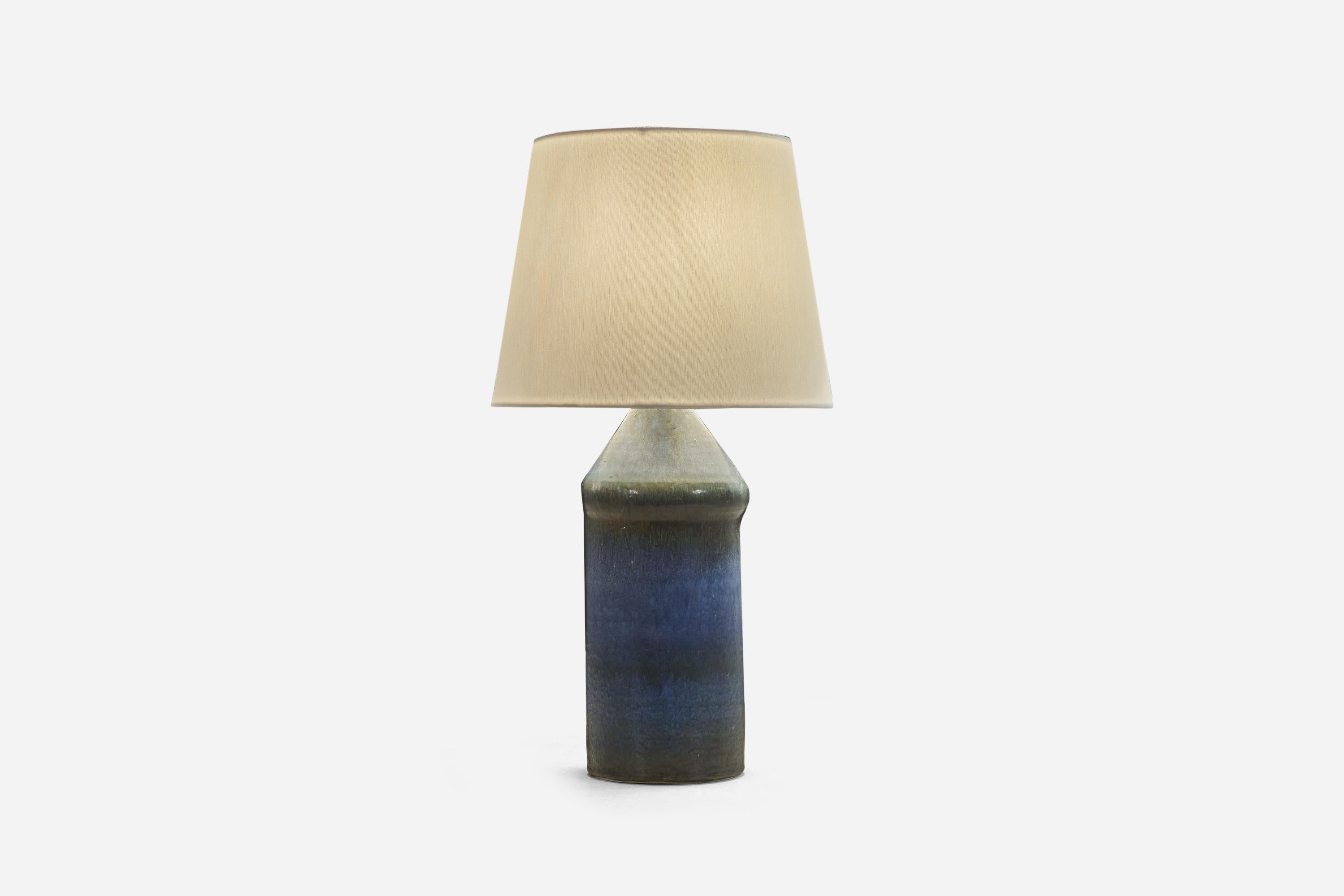 Norvégien Lampe de bureau Turid Mjelve, bleue et noire, grès, Norvège, 1970 en vente