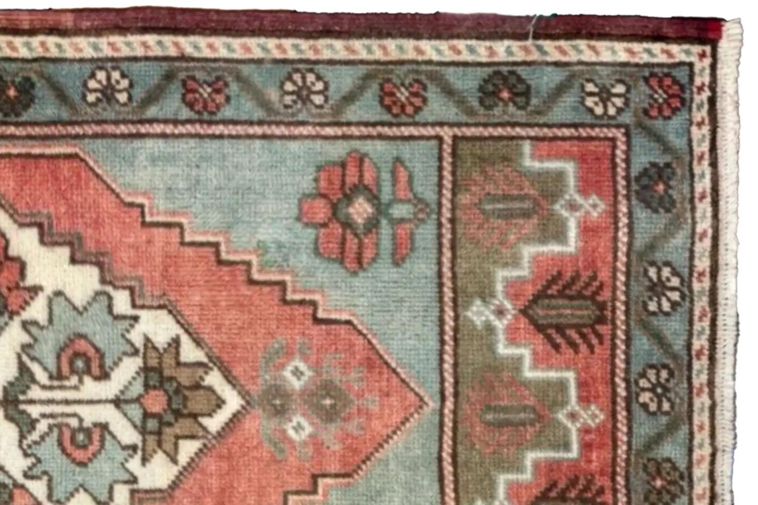 Turkey Anatolia Small Rug - (22x47) in In Excellent Condition For Sale In Dallas, TX