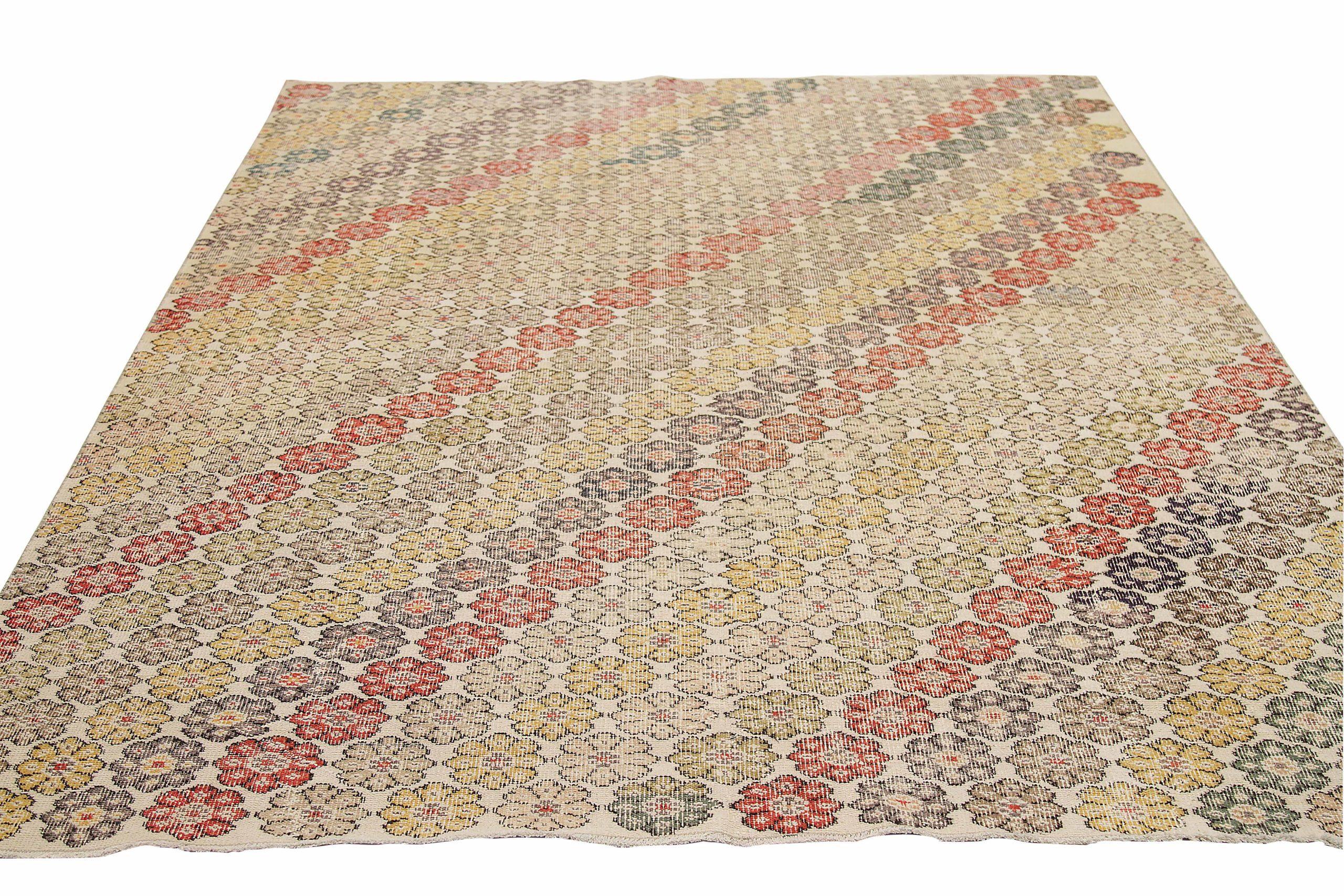 Descubre la elegancia de Turquía Anatoly con las alfombras de área de Circa 1940. Diseñado con Lana y AzulMarfilRojoAmarillo, este diseño exclusivo es perfecto para realzar tu espacio.