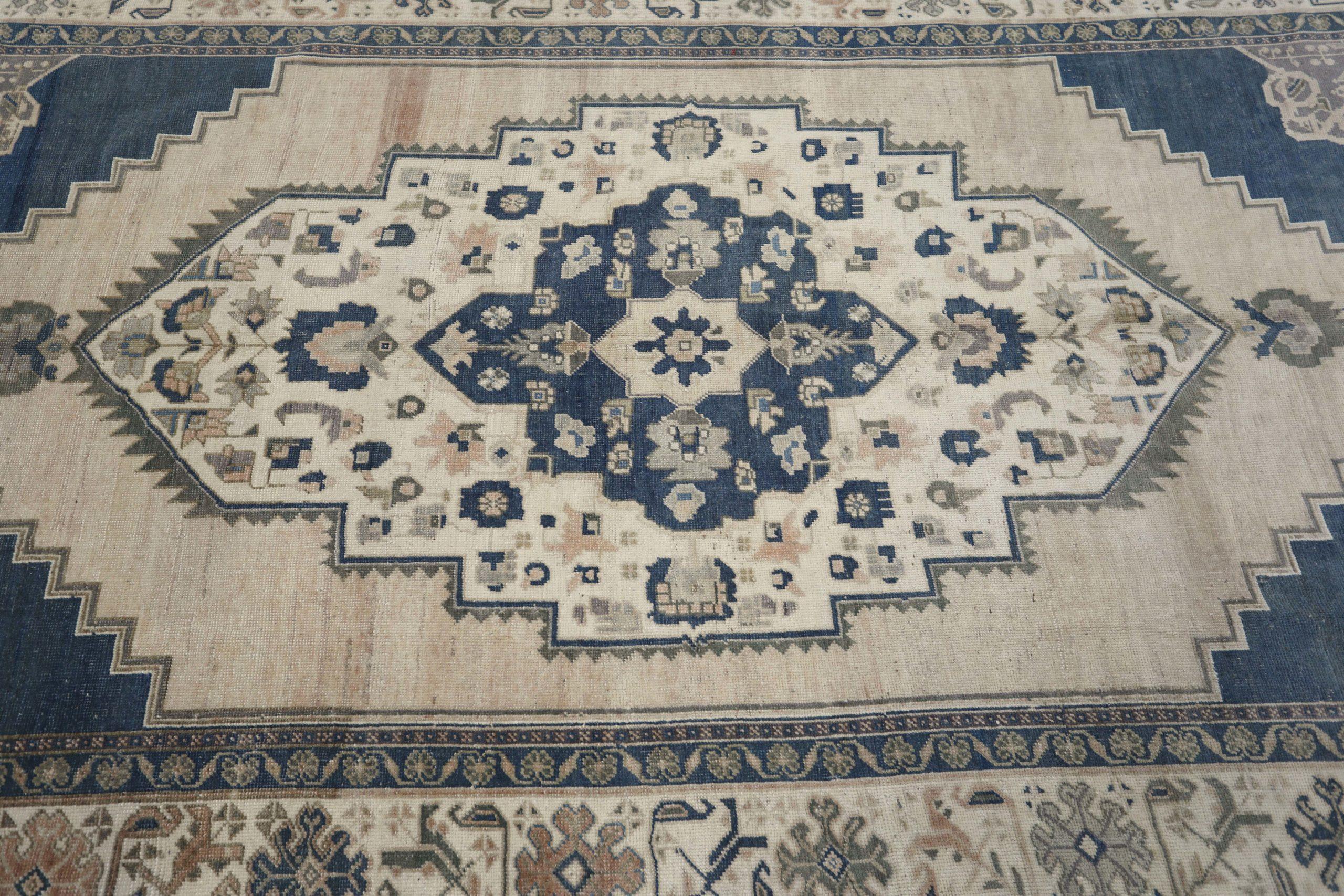 Türkische Anatoly-Teppiche - Wolle Schwarz Elfenbein Design - 93134 im Angebot 1