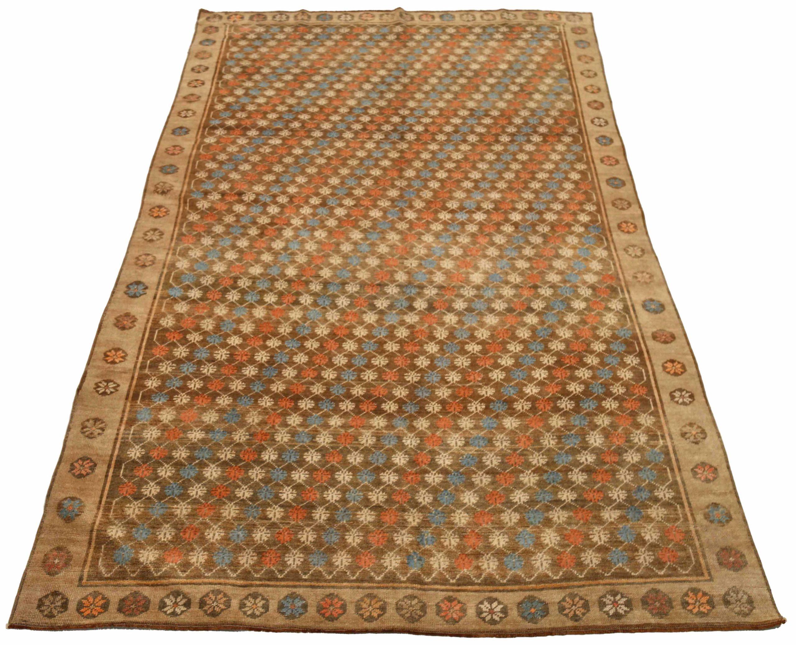 Entdecken Sie die Eleganz von Turkey Anatoly mit Teppichen aus der Zeit um 1940. Dieses exklusive Design aus Wolle und BlauBraunElfenbeinRot ist perfekt, um Ihren Raum zu verschönern.