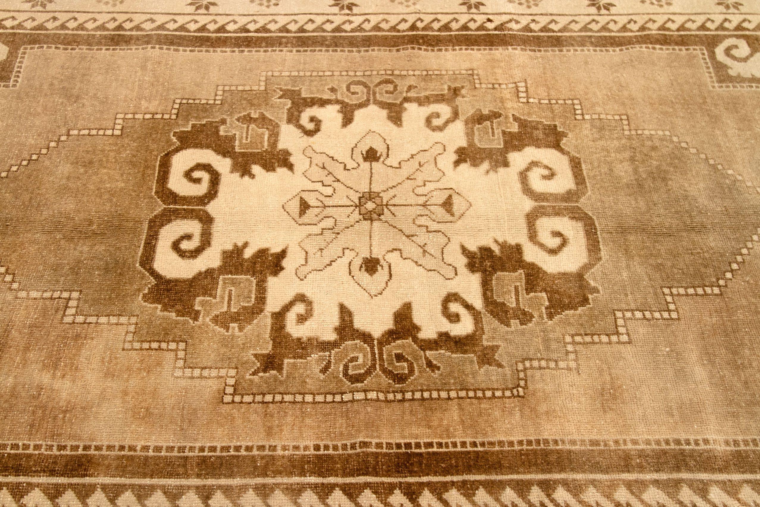 Türkei Anatoly Bereich Teppiche - Wolle Brown Elfenbein Design - 92782 im Zustand „Hervorragend“ im Angebot in Dallas, TX
